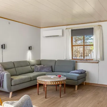 Сasa de vacaciones Elza - 700m From The Sea By Interhome